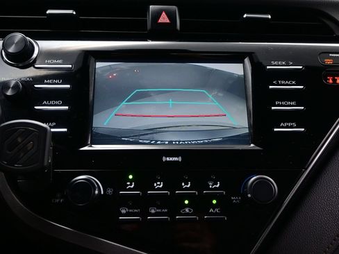 Used 2020 Toyota Camry LE FWD image 18