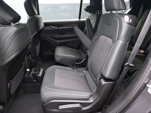 New 2025 Jeep Grand Cherokee L Laredo w/ Luxury Tech Group I image 24