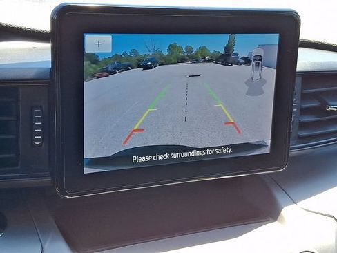 Used 2023 Ford Explorer XLT AWD/4WD image 4