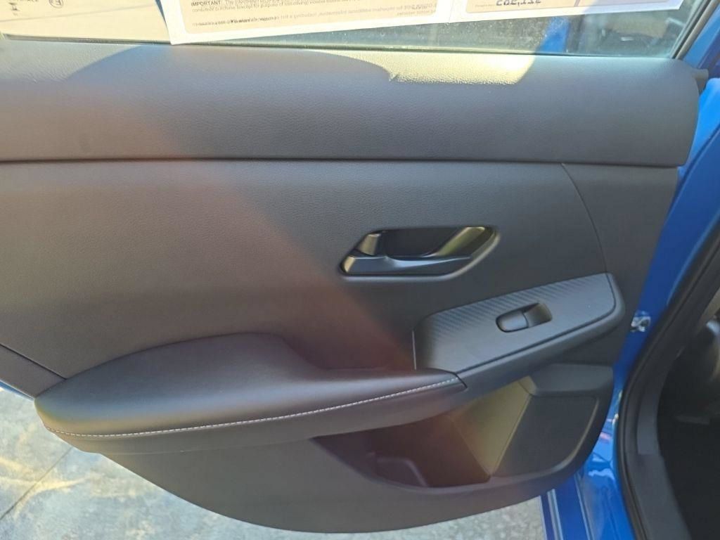 Used 2025 Nissan Sentra SV FWD image 27