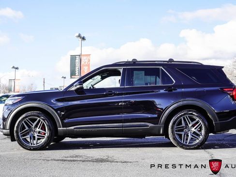 Used 2025 Ford Explorer ST image 21