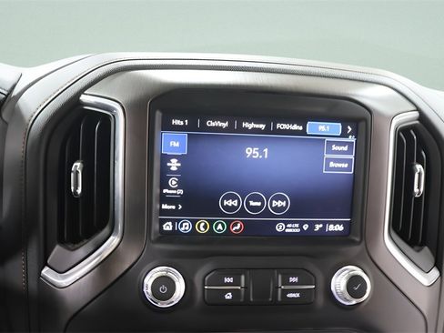 Used 2022 GMC Sierra 1500 AT4 w/ AT4 Premium Package image 10