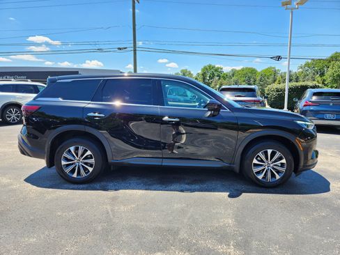 Certified 2025 INFINITI QX60 Pure w/ Cargo Package AWD/4WD image 6