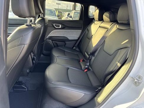 New 2026 Jeep Compass Latitude image 7