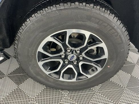 Used 2022 Ford Expedition XLT image 18