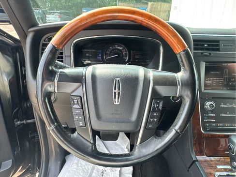 Used 2015 Lincoln Navigator 2WD image 26