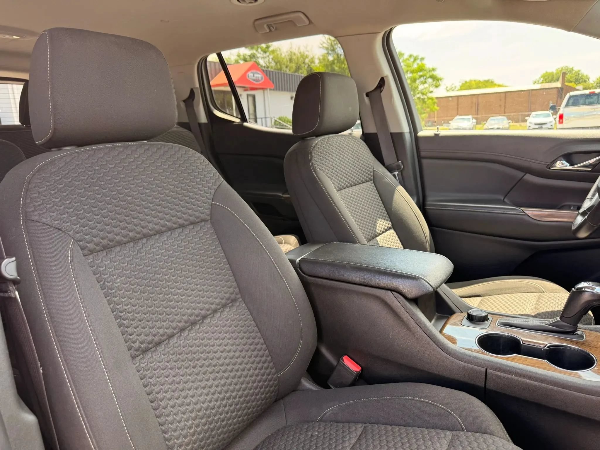 Used 2019 GMC Acadia SLE AWD/4WD image 31