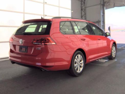 Used 2017 Volkswagen Golf S AWD/4WD image 3