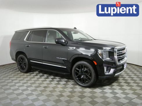 Used 2023 GMC Yukon SLT image 1