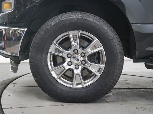 Used 2015 Ford F150 XLT w/ Equipment Group 302A Luxury AWD/4WD image 27