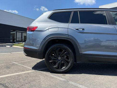 Used 2023 Volkswagen Atlas SE w/ Black Wheel Package FWD image 10