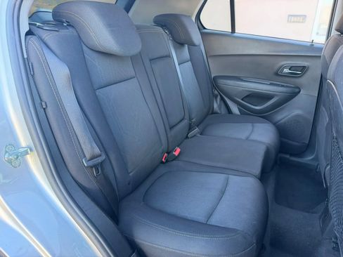 Used 2017 Chevrolet Trax LT FWD image 18