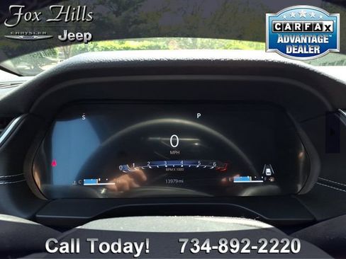 Used 2023 Jeep Grand Cherokee Limited AWD/4WD image 19