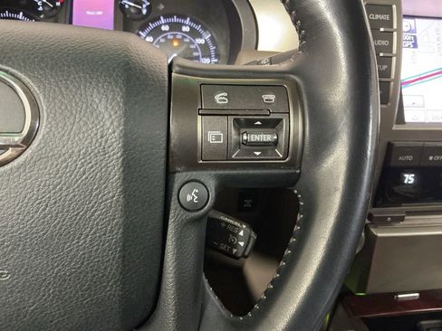 Used 2013 Lexus GX 460 image 16