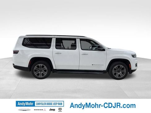 Used 2024 Jeep Wagoneer L Series II w/ Flexible Seating Group AWD/4WD image 8