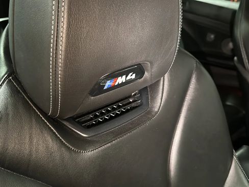 Used 2018 BMW M4 Convertible image 23