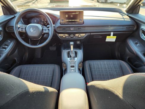 Used 2025 Honda HR-V Sport image 8