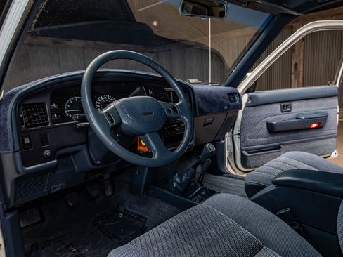 Used 1991 Toyota Pickup SR5 image 12