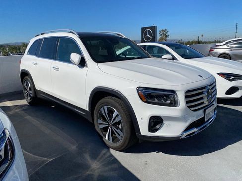 Used 2026 Mercedes-Benz GLB 250 image 3