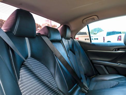 Used 2023 Toyota Camry SE w/ Convenience Package FWD image 6