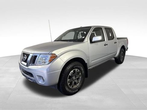 Used 2018 Nissan Frontier PRO-4X AWD/4WD image 3