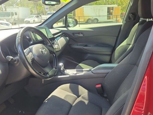 Used 2018 Toyota C-HR XLE image 11