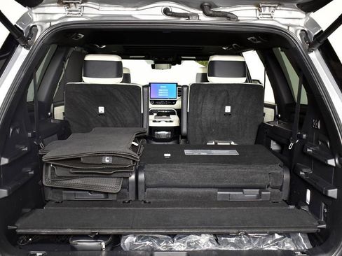Used 2024 Toyota Sequoia Capstone AWD/4WD image 30