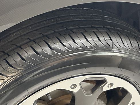 Used 2021 Subaru Crosstrek 2.0i Premium image 12