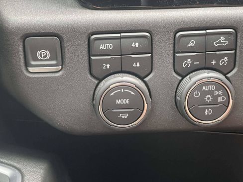 Used 2024 Chevrolet Silverado 2500 LTZ w/ LTZ Plus Package AWD/4WD image 29