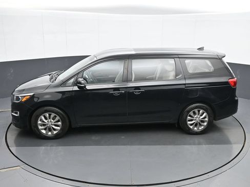 Used 2020 Kia Sedona L FWD image 19