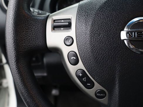 Used 2013 Nissan Rogue SV image 16