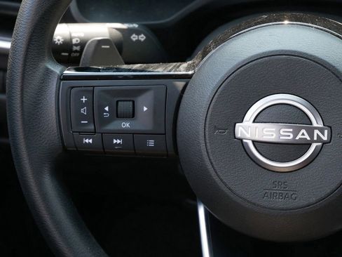 Used 2023 Nissan Rogue SV image 17