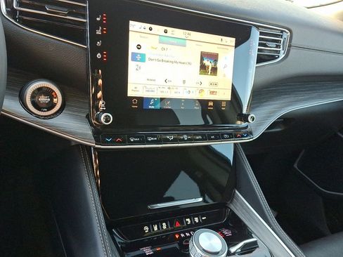 Used 2024 Jeep Wagoneer Series III image 27