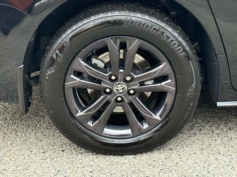 Used 2024 Toyota Sienna XLE Woodland Edition image 25