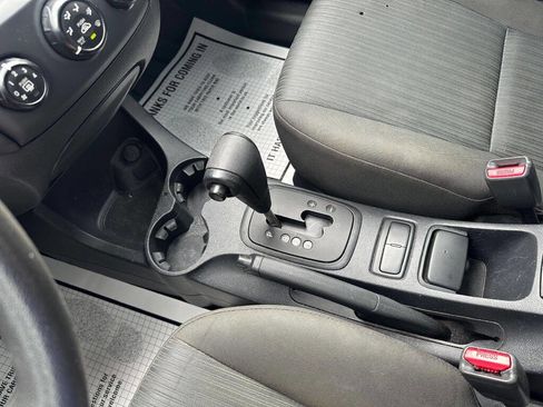 Used 2009 Kia Sportage LX image 17