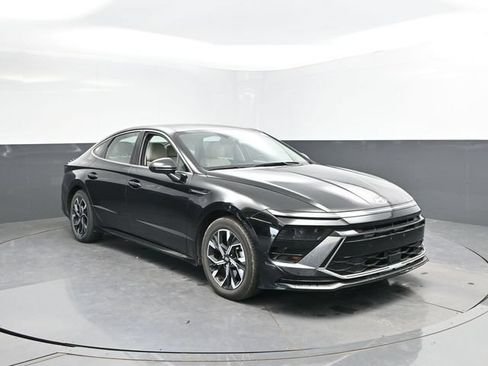 Used 2025 Hyundai Sonata SEL FWD image 4
