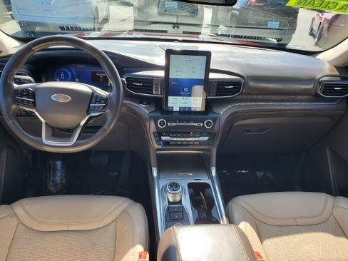 Used 2020 Ford Explorer Platinum w/ Premium Technology Package AWD/4WD image 30