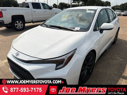 Used 2025 Toyota Corolla SE FWD image 1