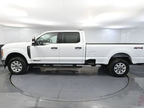 Used 2023 Ford F350 XLT AWD/4WD image 9