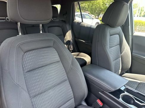 Used 2025 Chevrolet Equinox LT AWD/4WD image 10