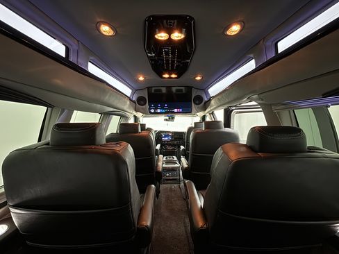 Used 2025 GMC Savana 2500 Extended w/ Driver Convenience Package RWD image 3