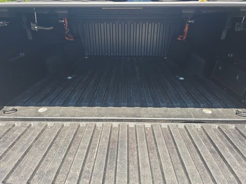 Used 2019 Toyota Tacoma SR5 RWD image 12