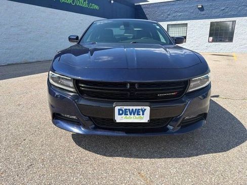 Used 2017 Dodge Charger SXT w/ AWD Plus Group image 8