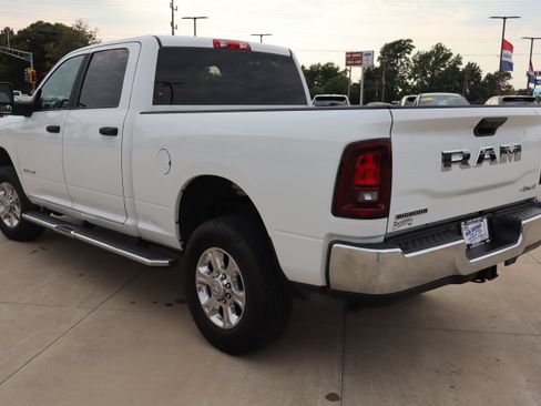Used 2026 RAM 2500 Big Horn AWD/4WD image 7