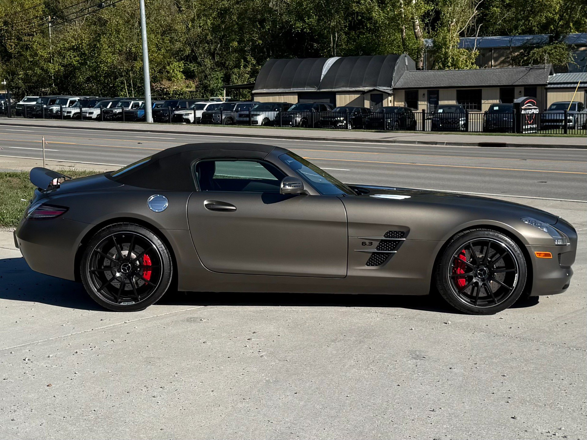Used 2012 Mercedes-Benz SLS AMG Roadster image 11