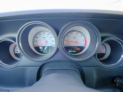 Used 2009 Dodge Challenger R/T image 35