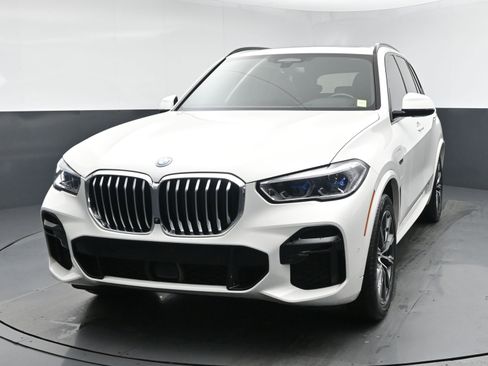 Used 2023 BMW X5 xDrive45e w/ Executive Package AWD/4WD image 19