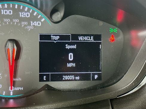 Used 2022 Chevrolet Trax LT w/ LT Convenience Package FWD image 19