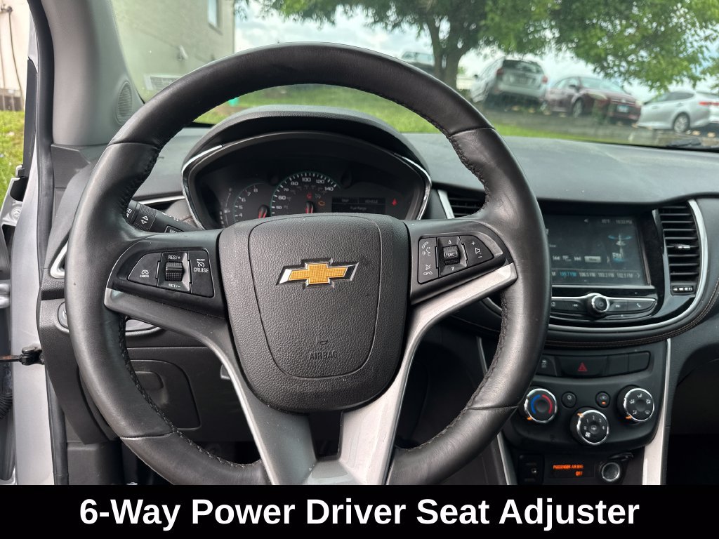 Used 2017 Chevrolet Trax LT w/ LT Convenience Package AWD/4WD image 14