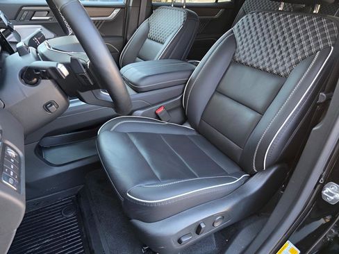 Used 2025 GMC Acadia Denali w/ Super Cruise Package image 21